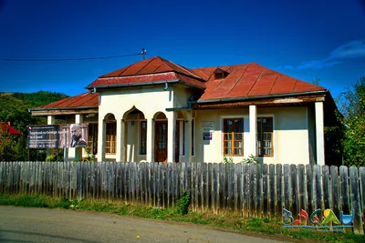 Casa memorială sculptor George Apostu, Stănișești, Bacău
