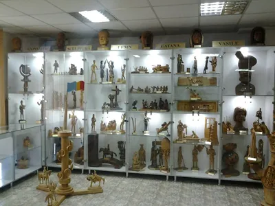 Colecția de sculptură Vasile Catană, Zemeş, Bacău