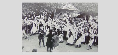 Obiceiuri de nuntă la români. Colăceriile. Salba. Jocul Bradului. Iertăciunile. Încărcatul zestrei. Vădrăritul. Plecarea la cununie