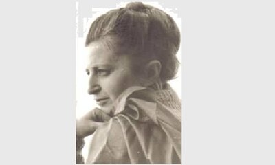 Iulia ONIŢĂ, sculptor, profesor