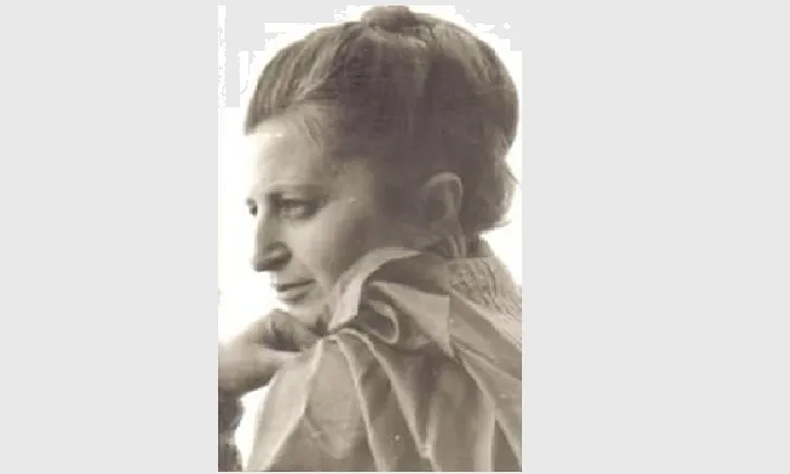 Iulia ONIŢĂ, sculptor, profesor