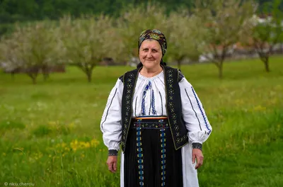 VIORICA TRIPON  –  meșter popular din Negreni, județul Cluj