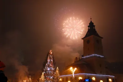31 decembrie – Revelionul. Îngropatul Anului Vechi și Nașterea Anului Nou