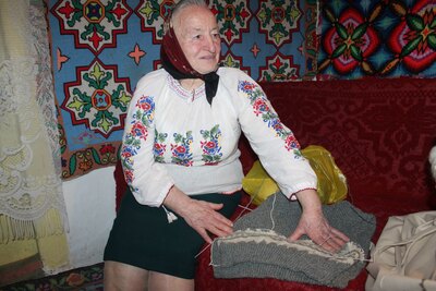 Mariuţa Tiucă, artizana opincilor din nordul Muscelului