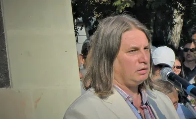 Iurie PLATON, pictor, ceramist, sculptor
