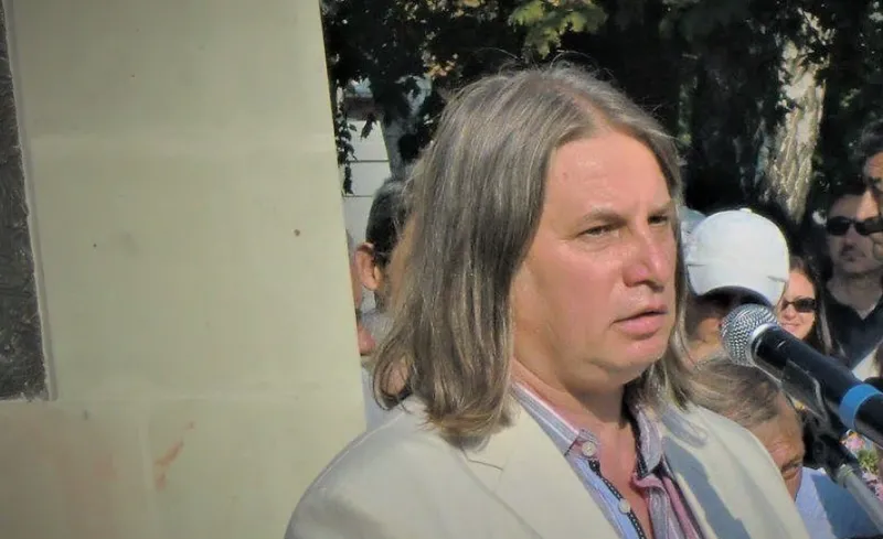Iurie PLATON, pictor, ceramist, sculptor