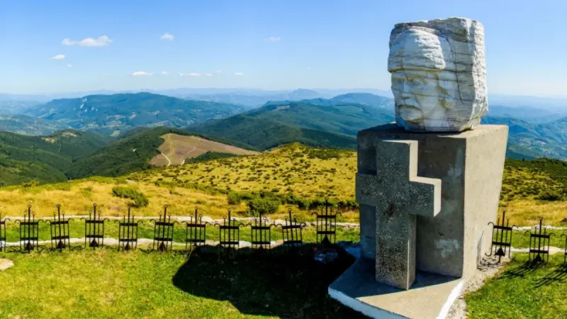Muntele Găina, zis si Muntele dragostei. Târgul de Fete