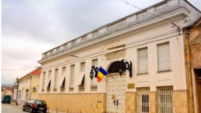Castelul Mișici. Muzeul Orășenesc Lipova