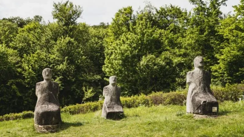 Marian MĂNĂILĂ, sculptor