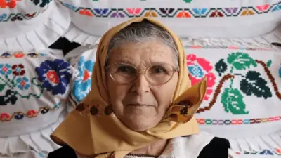 Emilia-Zamfira GROSOȘ, meșteriță în arta țesutului costumului popular codrenesc Emilia-Zamfira GROSOȘ, meșteriță în arta țesutului costumului popular codrenesc