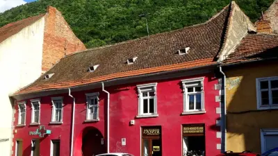 Hanul Roșu - cel mai vechi han din Brasov