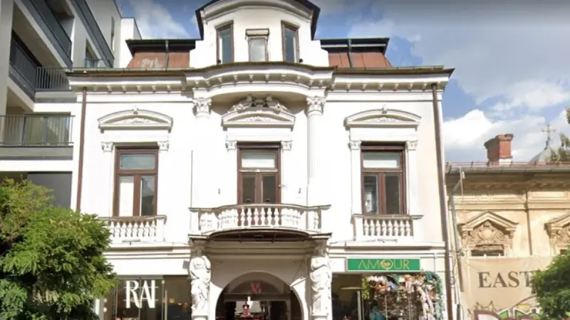 Casa cu cariatide din București, bd. Lascăr Catargiu