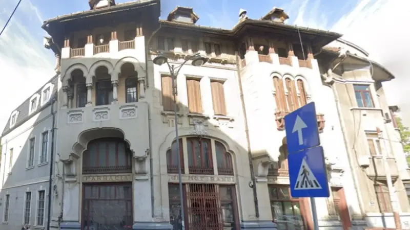 Casa cu farmacie la parter din București, str. Vasile Lascăr