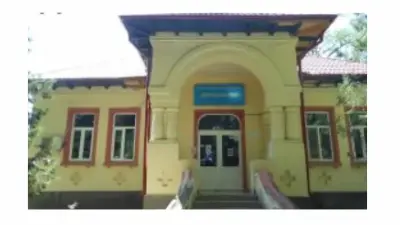 Locuința directorului, apoi Dispensarul TBC din Vaslui Locuința directorului, apoi Dispensarul TBC din Vaslui