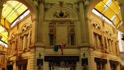 Pasajul Macca-Villacrosse din București, calea Victoriei