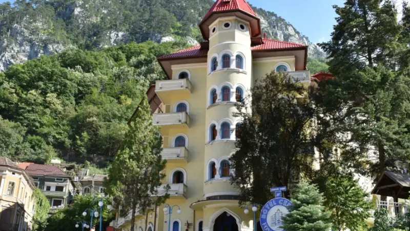 Hotelul Cerna din Băile Herculane, Caraș Severin