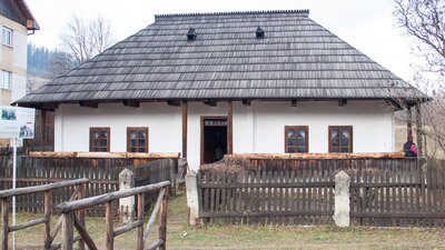 Casa-Muzeu Bucovina. Colecția familiei Bîcu, Putna, Suceava