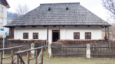 Casa-Muzeu Bucovina. Colecția familiei Bîcu, Putna, Suceava