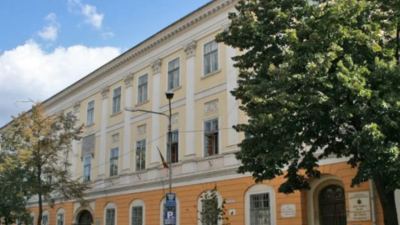 Liceul Bathory, fost al Piariștilor, din Cluj-Napoca