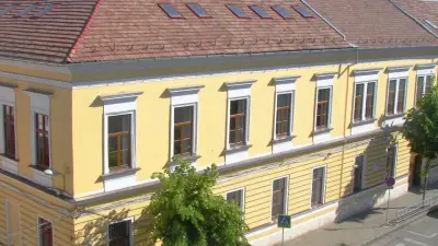 Liceul Emil Racoviță din Cluj-Napoca, str. Mihail Kogălniceanu