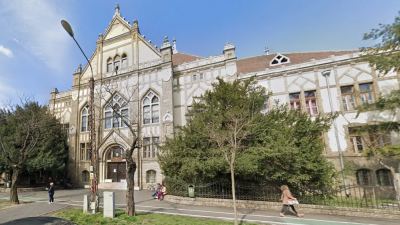 Liceul Carmen Sylva, fosta Școală de fete din Timișoara, bd. C.D.  Loga