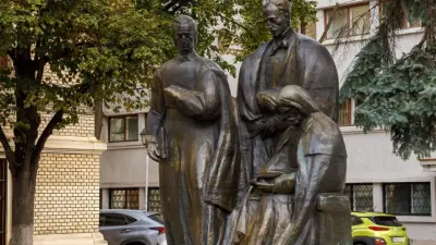 Grupul statuar Şcoala Ardeleană din Cluj Napoca