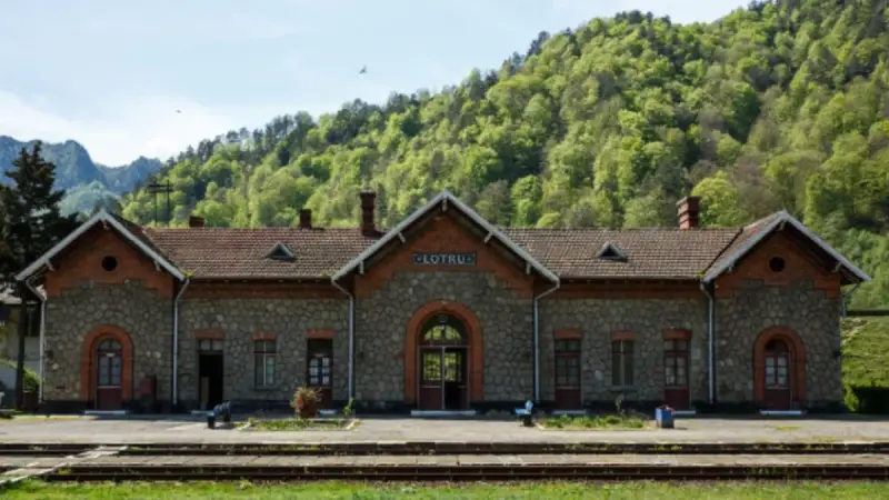 Gara Lotru din Golotreni, Vâlcea