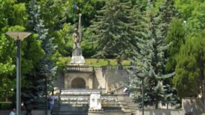Monumentul Independenței din Râmnicu Vâlcea, Dealul Capela