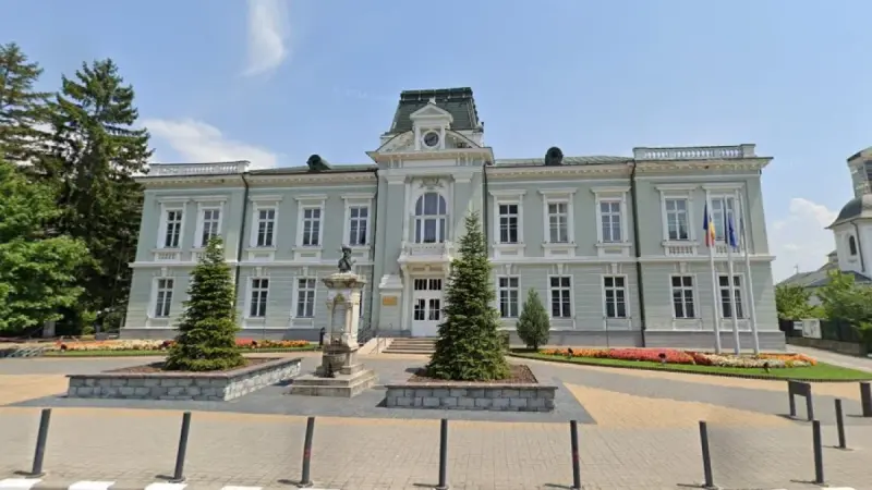 Fântâna cu bustul lui Constantin Brâncoveanu	din Râmnicu Vâlcea