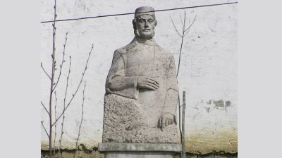 Bustul lui Anton Pann din Râmnicu Vâlcea, str. Știrbei Vodă