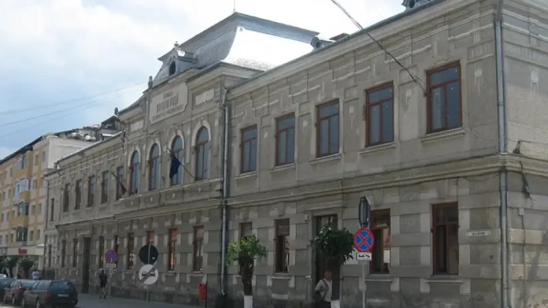 Școala Bogdan Vodă din Câmpulung Moldovenesc, calea Transilvaniei