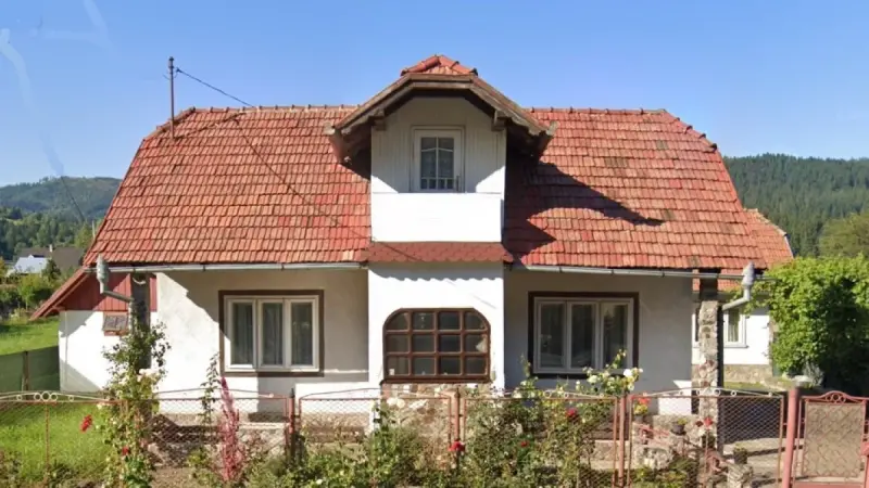 Casă de lemn	din Câmpulung Moldovenesc, calea Transilvaniei