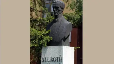 Bustul lui Stefan Ludwig Roth din Mediaș, piața George Enescu
