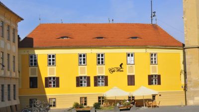 Casa capitulară din Sibiu, piața Huet