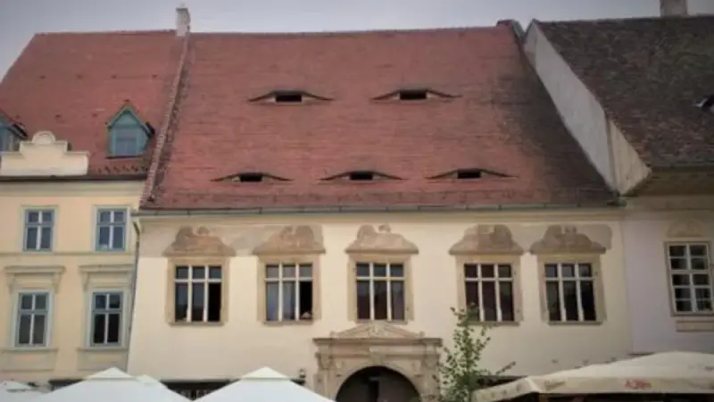 Casa Haller din Sibiu, Piața Mare