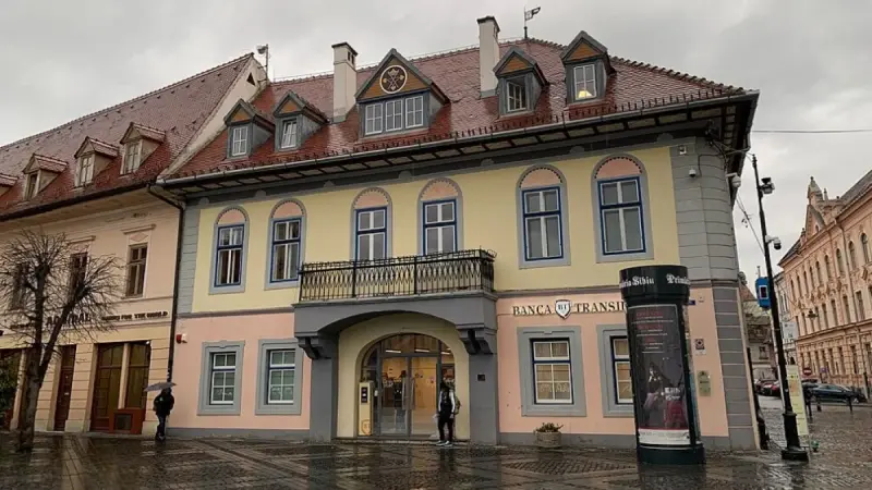 Casa Lutsch din Sibiu, Piața Mare