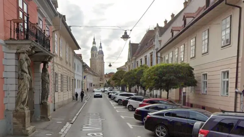 Case vechi situate în Sibiu, str. Mitropoliei, nr. 15, 17, 18, 19