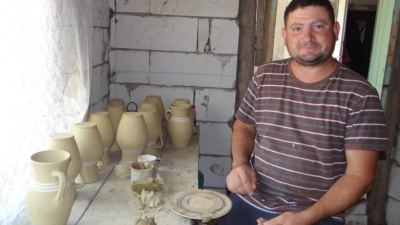 Daniel Vasile Ifrim, continuatorul tradiției olăritului din Schitu Stavnic