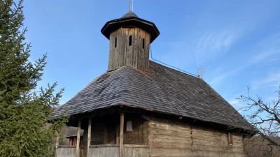 Mănăstirea Gorganu, Argeș - cu biserica de lemn din 1744