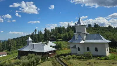 Schitul Sfântul Ilie, Bacău - Schitul dintre pământ și cer — Hram!
