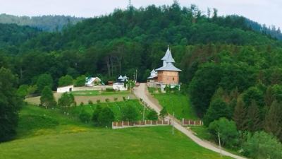 Schitul Sihăstria Crucii din Solonţ, Bacău - Vatră duhovnicească regăsită