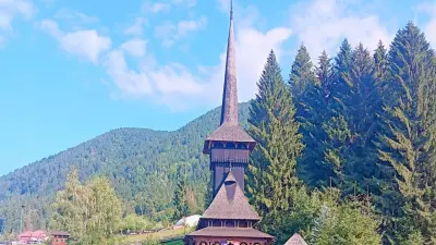 Mănăstirea Poiana Brașov, Brașov - refugiu spiritual la poalele Postăvarului