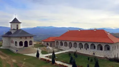 Mănăstirea Înălțarea Sfintei Cruci – Petroșnița, Caraș-Severin - zidită din marmură pe dealul Radeș