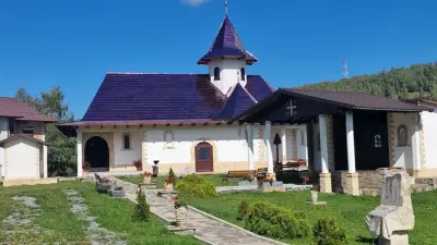 Mănăstirea Muntele Rece, Cluj - De la jertfa eroilor la rugăciune