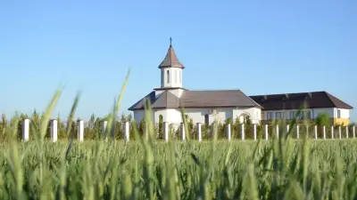 Mănăstirea Patroaia-Deal, Dâmbovița - ctitoria artiștilor Vasile Gorduz și Silvia Radu