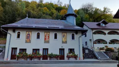 Schitul Cucuiș, Hunedoara - refugiu spiritual în apropierea cetăților dacice — Hram!