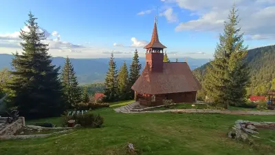 Schitul Straja, Hunedoara - biserica din munte și celebrul Tunel al Sfinților — Hram!