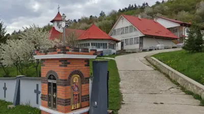 Mănăstirea Muntele Pietricica, Neamț - liniște, rugăciune și priveliște — Hram!
