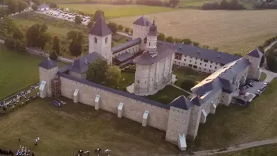 Mănăstirea Dragomirna, Suceava. Un unicat al arhitecturii ecleziale, înalt ca o rugă spre cer. — Hram!