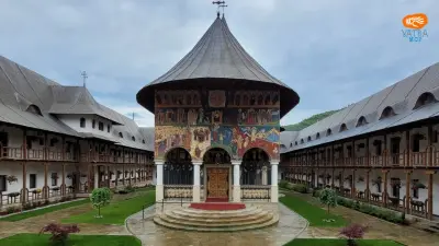 Mănăstirea Râșca, Suceava. Arhitectură arhaizantă și memorie vie a școlii duhovnicești moldave.